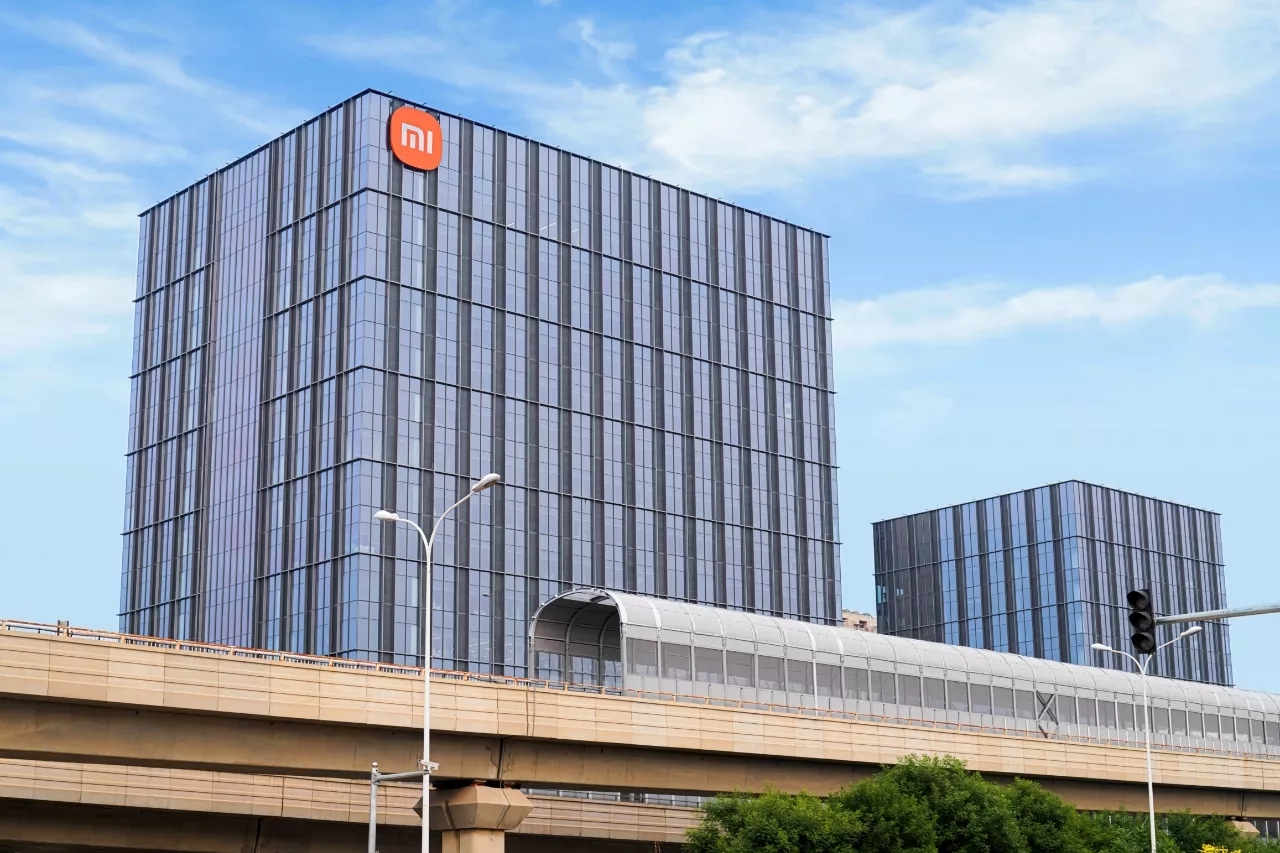 小米集團總裁盧偉冰：造車業(yè)務(wù)進展順利，不會做OpenAI類的大模型